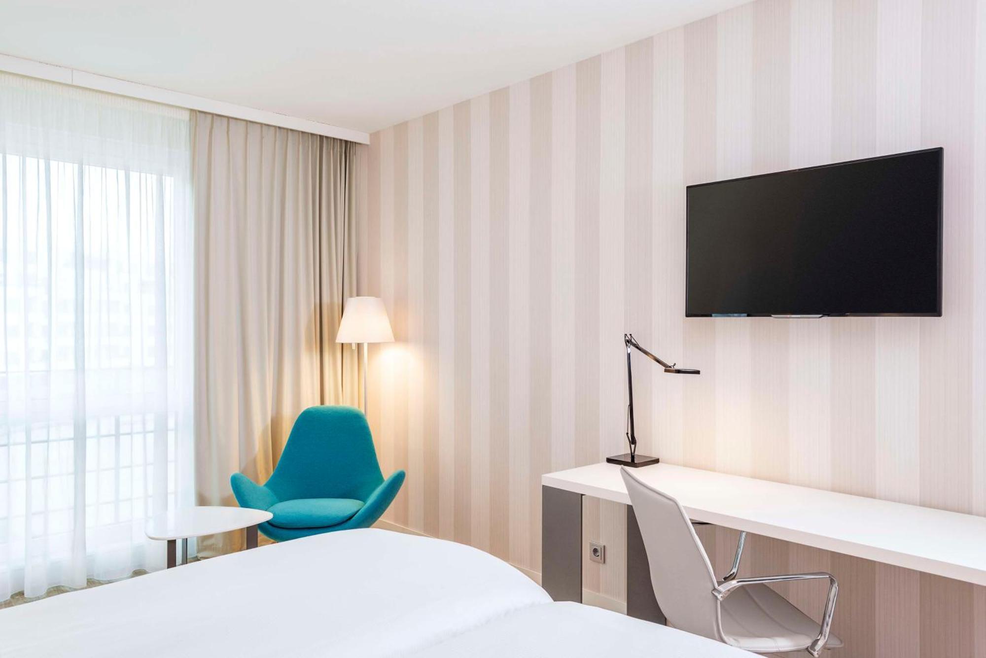 Nh Berlin Alexanderplatz Hotel Exterior photo